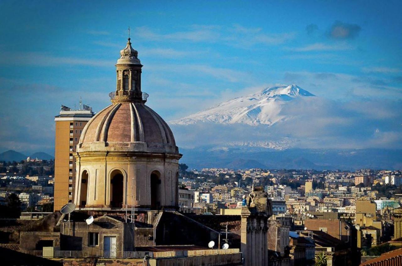 Suite Con Terrazza In Centro Catania Exterior foto