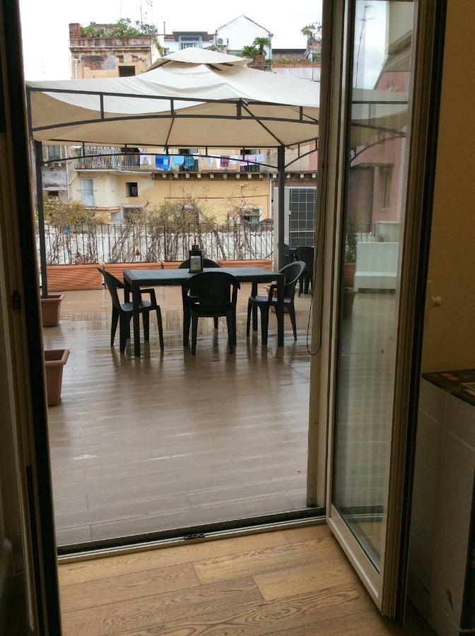 Suite Con Terrazza In Centro Catania Exterior foto