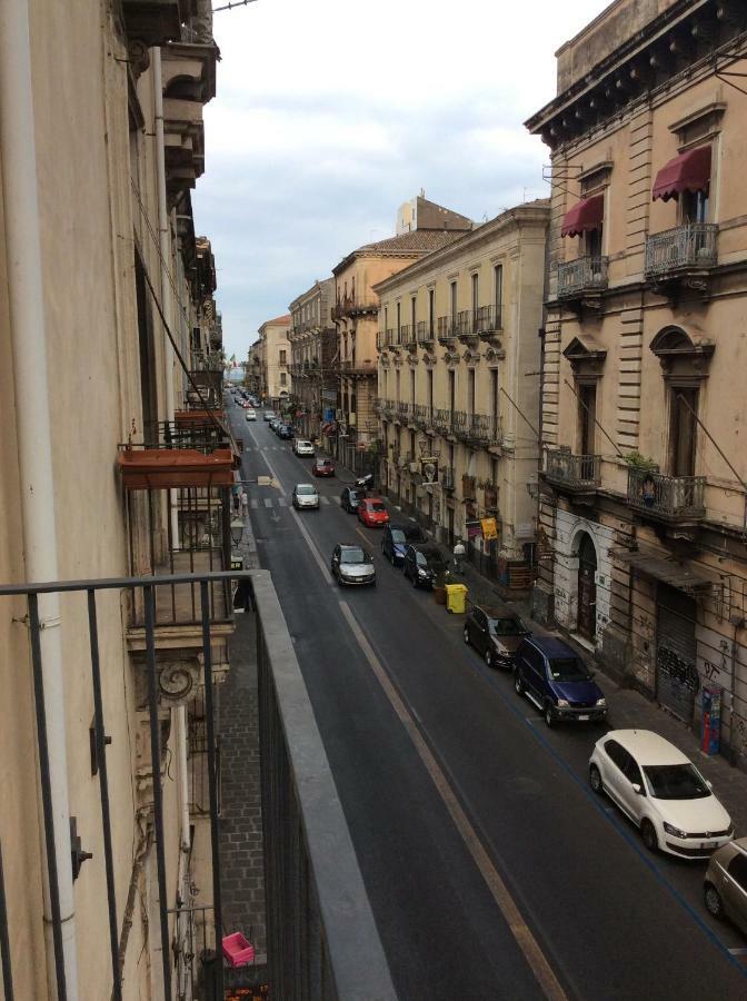 Suite Con Terrazza In Centro Catania Exterior foto