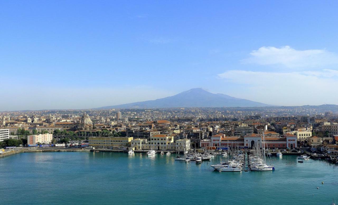 Suite Con Terrazza In Centro Catania Exterior foto